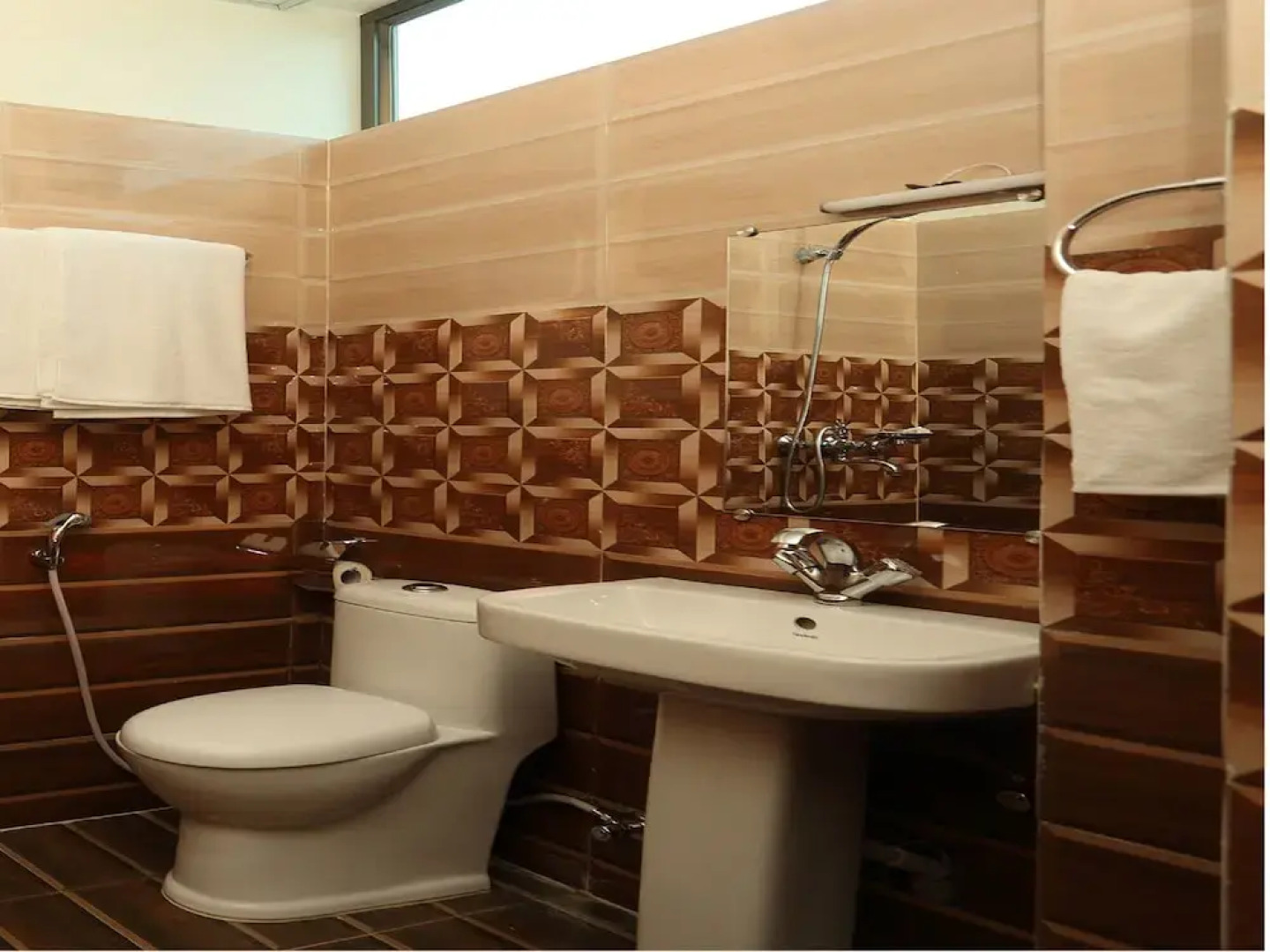 Capital O 629 Grand Cosmo Lumbini Hotel