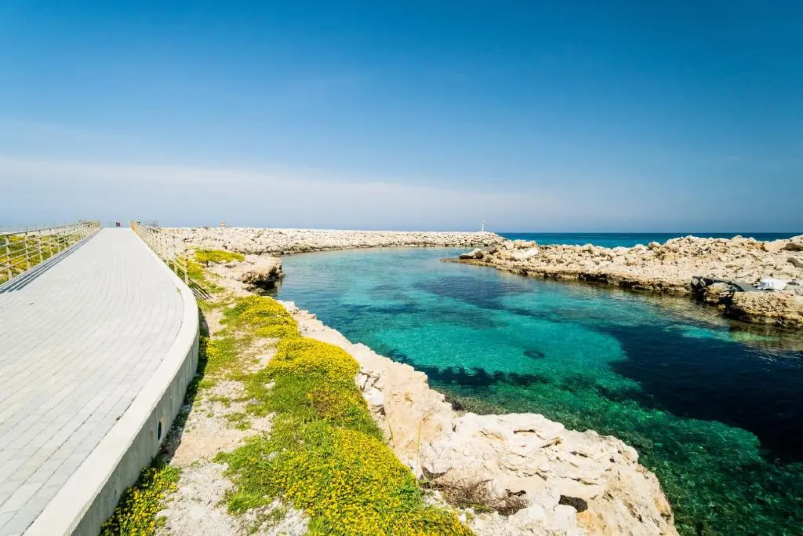Spacious Three-Bedroom Apartment with Sea View A2