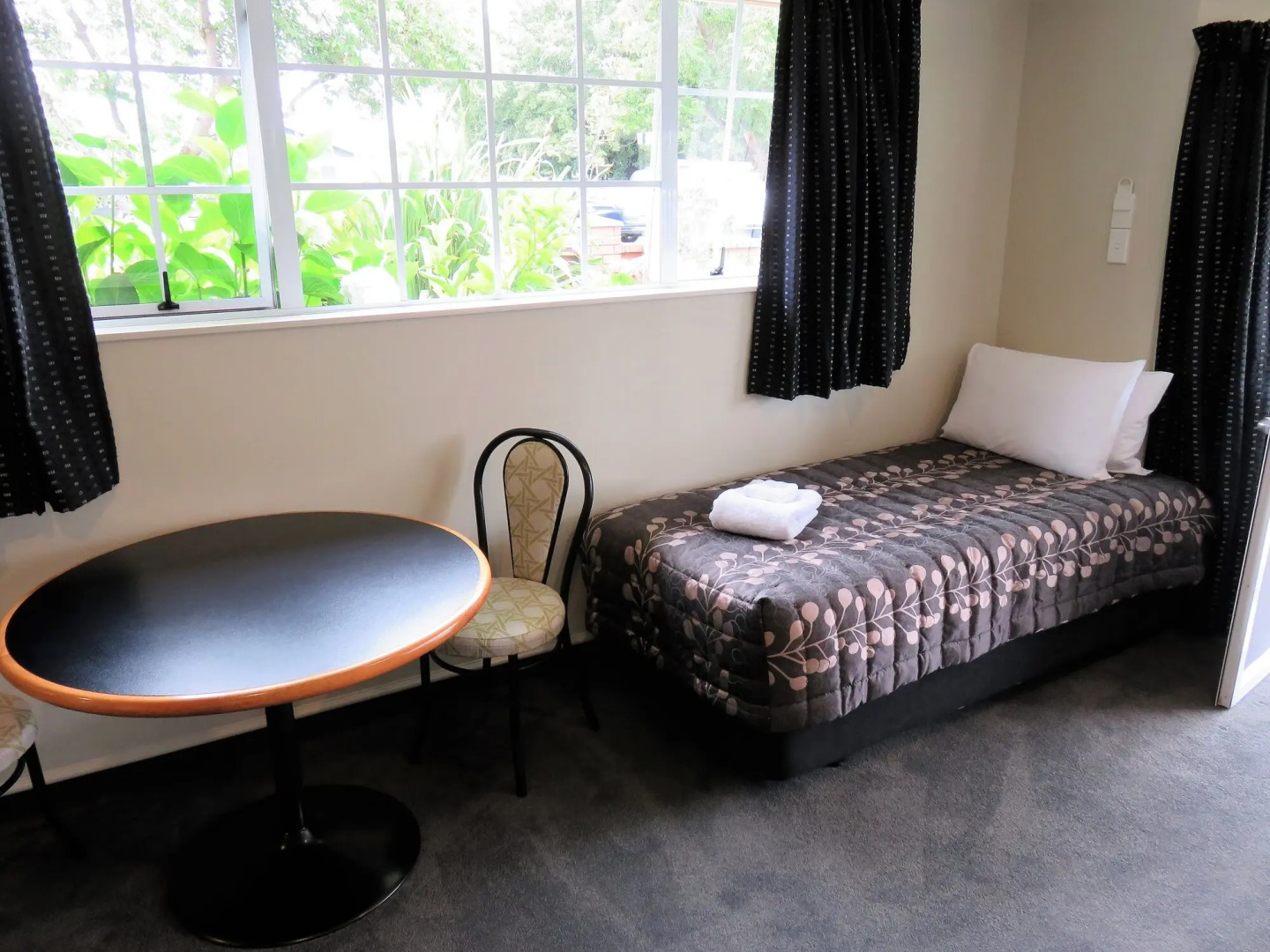 Admirals Motor Lodge