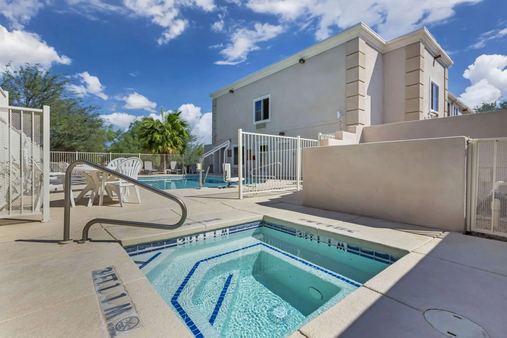 Comfort Inn Green Valley I-19