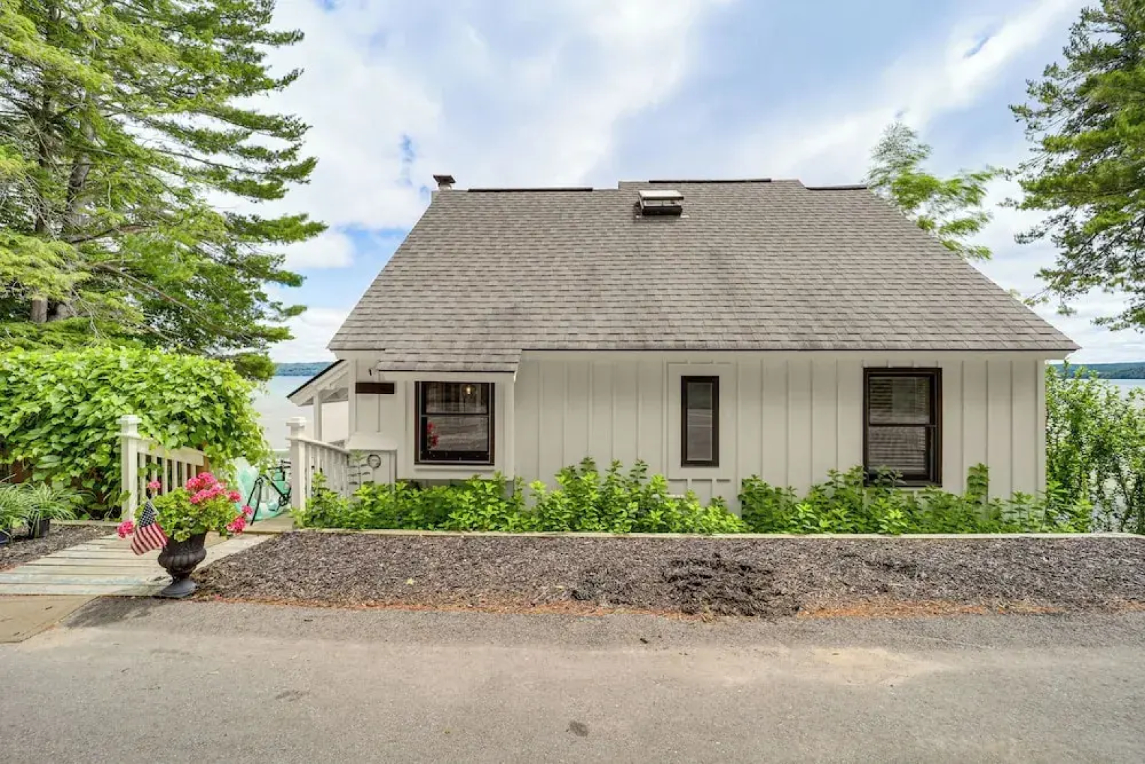 Updated Glen Arbor Cottage on Lake: Dock & Mooring