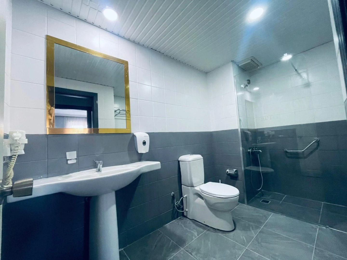 Grand Alisa Hotel – Ex.Royalisa Hotel