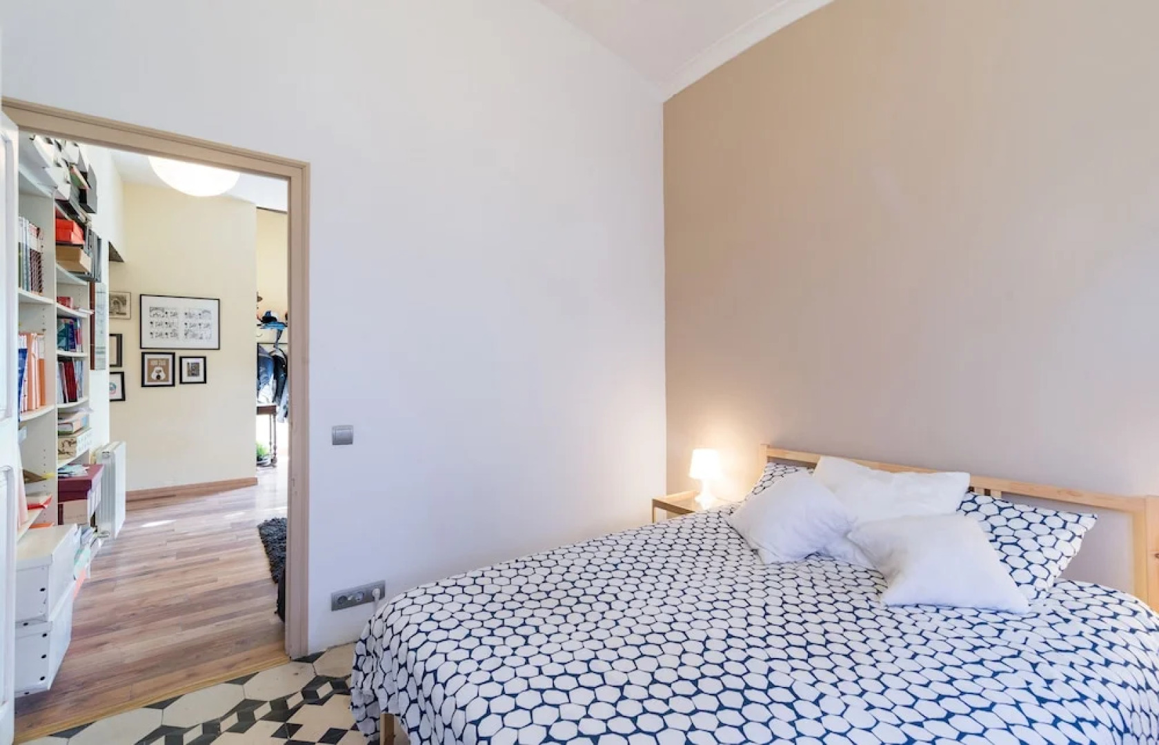 Encantadora Mansión con Jardín y Piscina