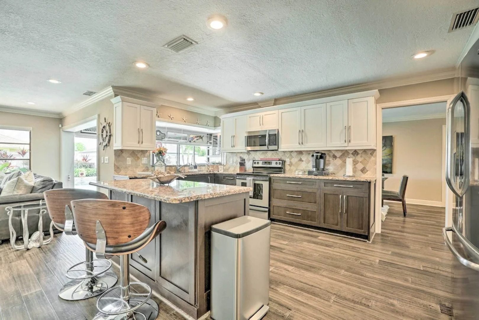 Luxe Cape Coral Escape w/ Pool: 4 Mi to Beach