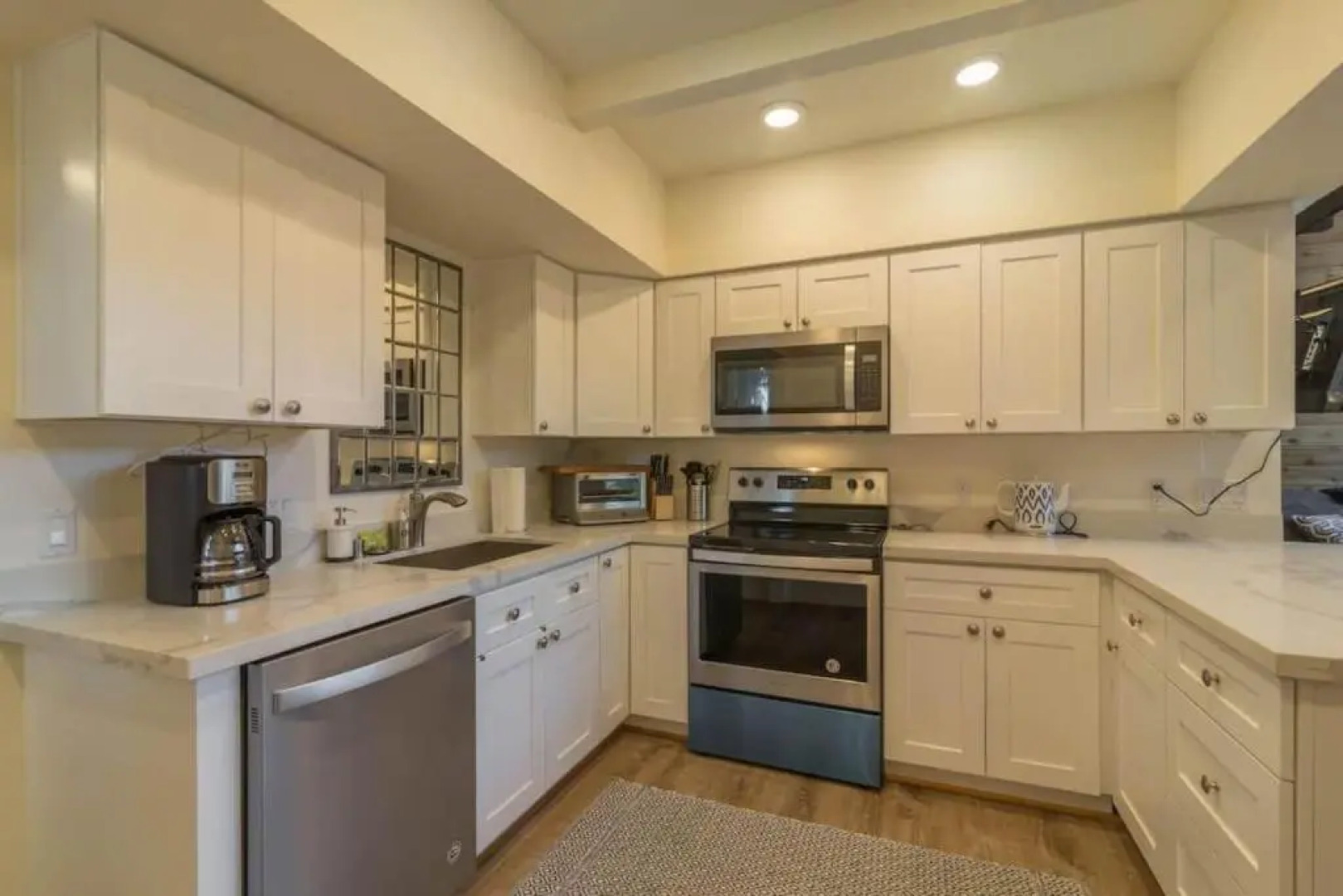 Midnight by Avantstay Remodeled Alpine Meadows A-frame