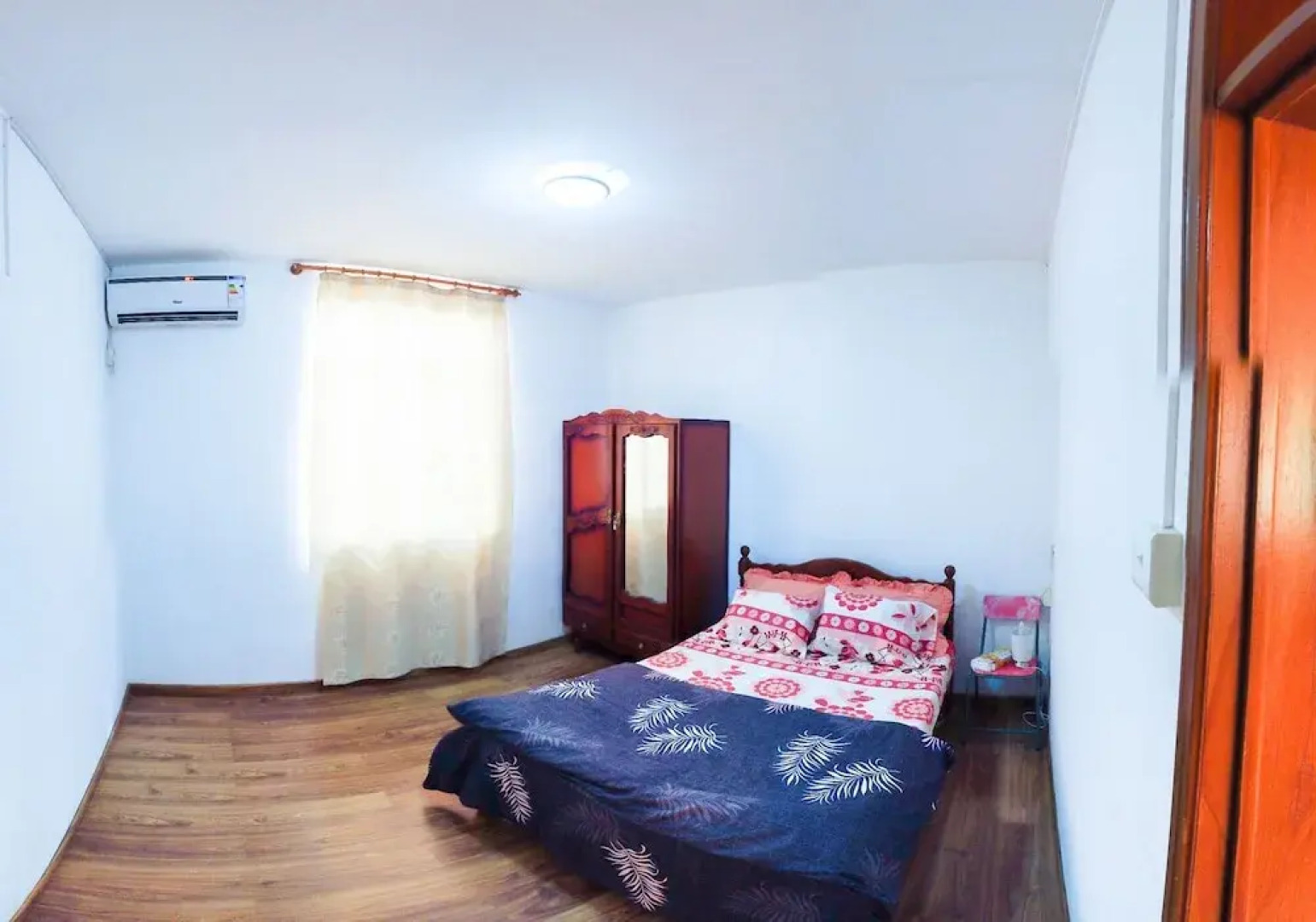 Charming 2-bed House in Chemin Grenier