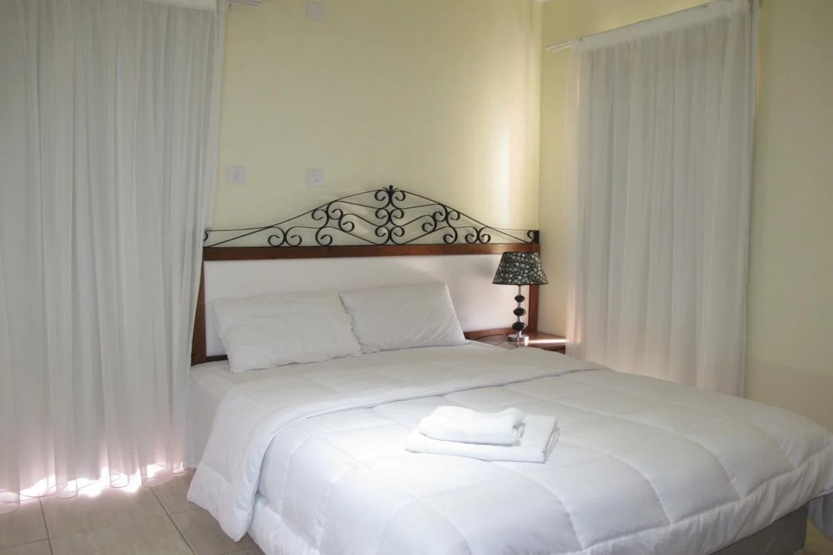 Mackenzie Beach Hotel & Apartments