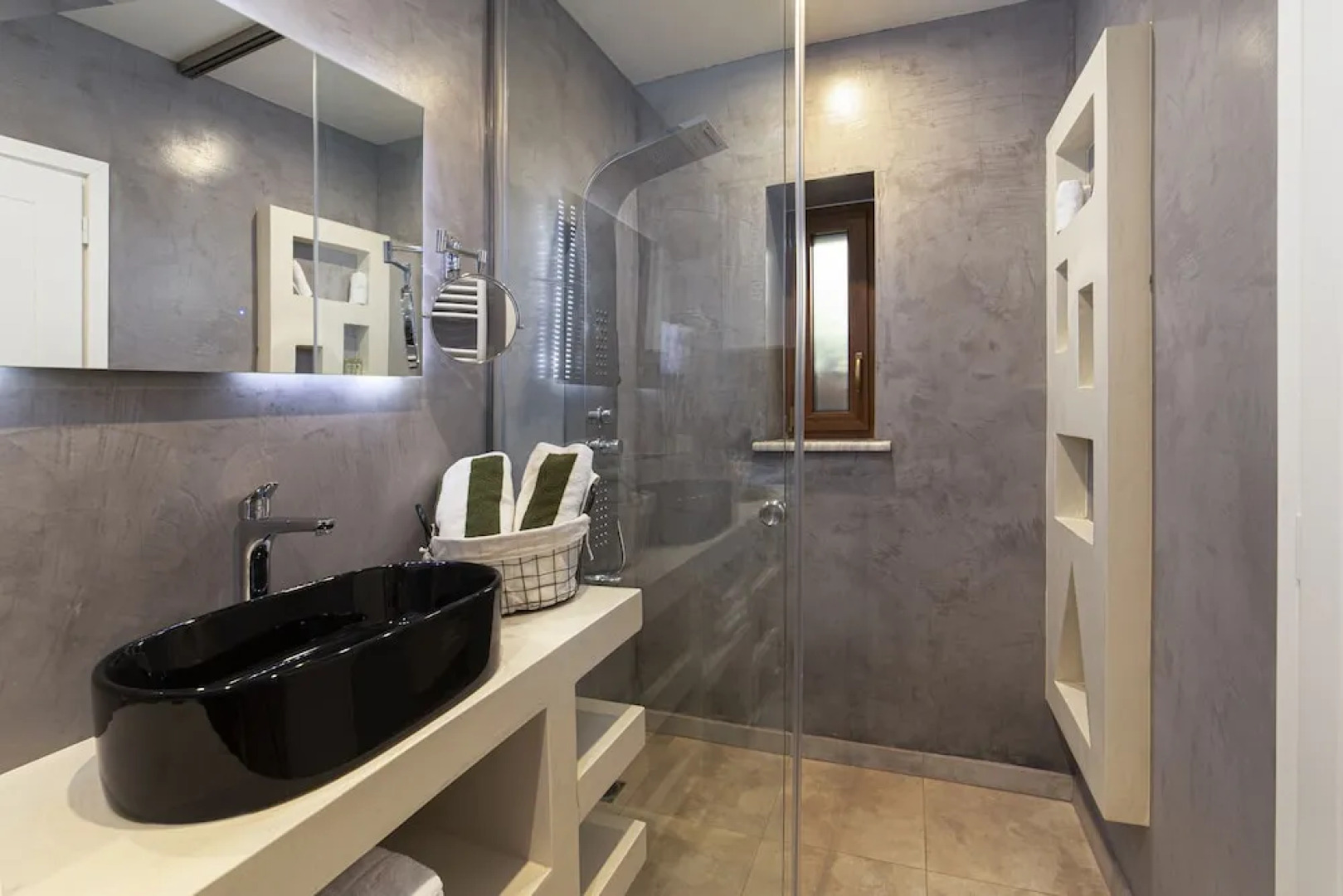 Andros 4 All Seasons