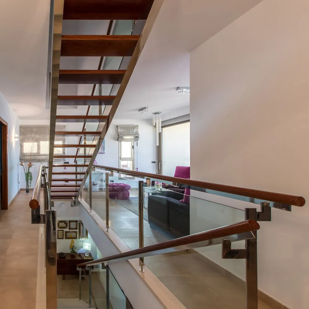 Vertical Villa: luxury, sea views & private SPA