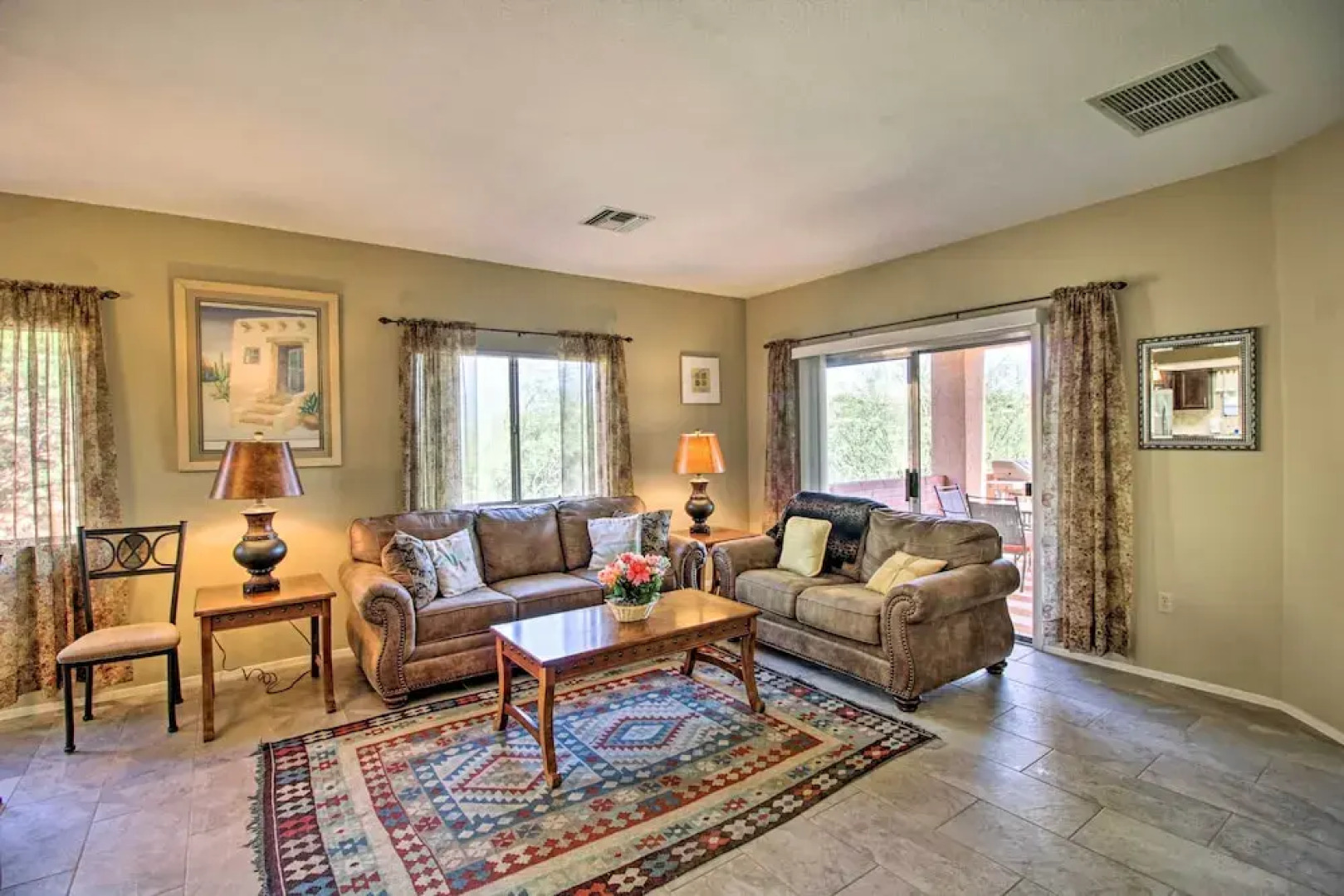 Relaxing Green Valley Townhome ~ 30 Mi to Tucson!