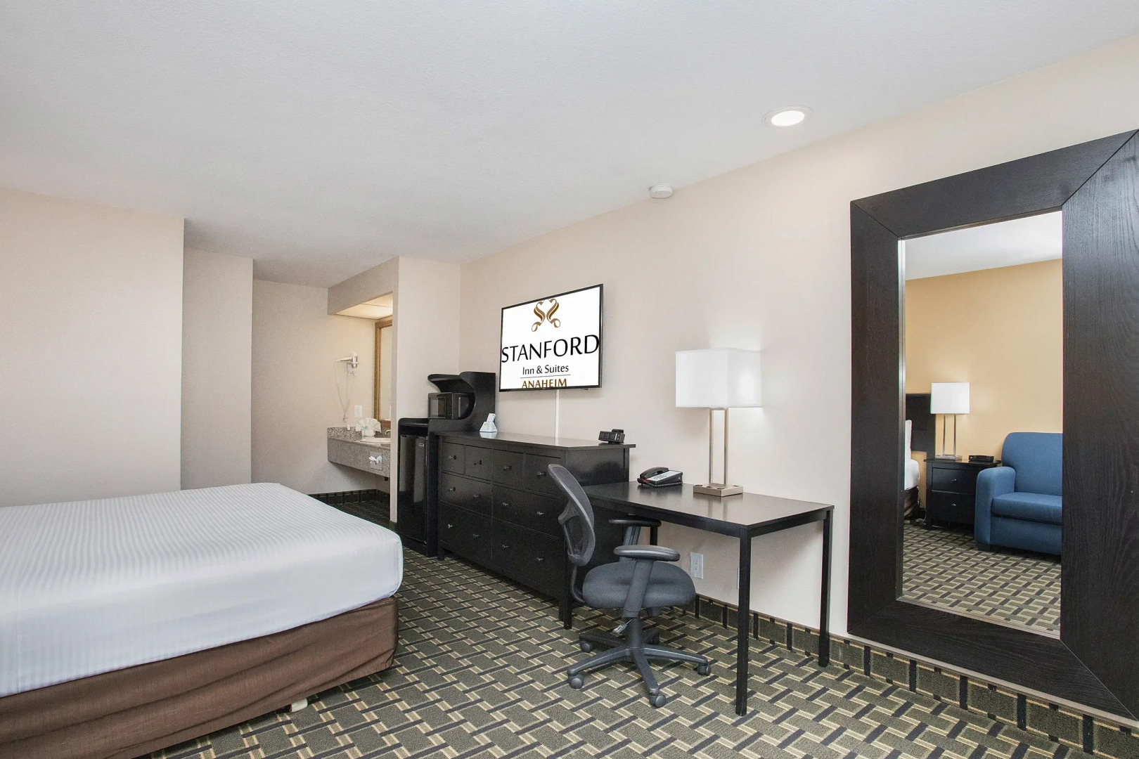 Stanford Inn & Suites Anaheim