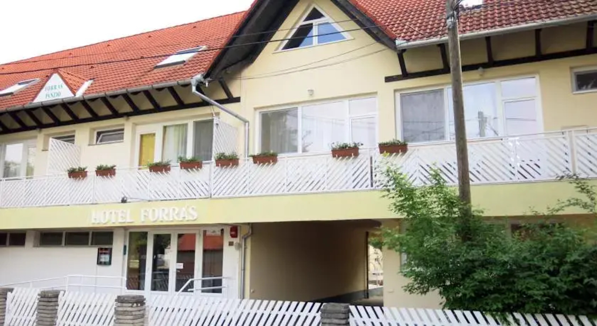 Hotel Forrás