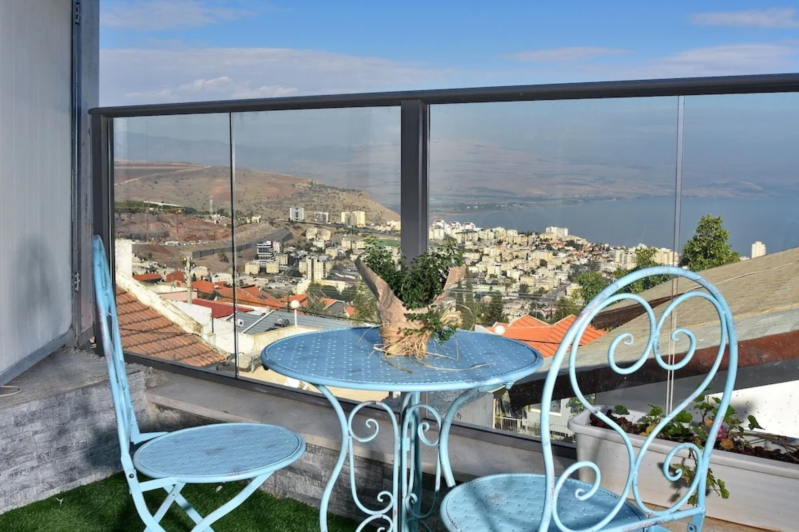 Luxury Suite with Jaccuzzi & Pool