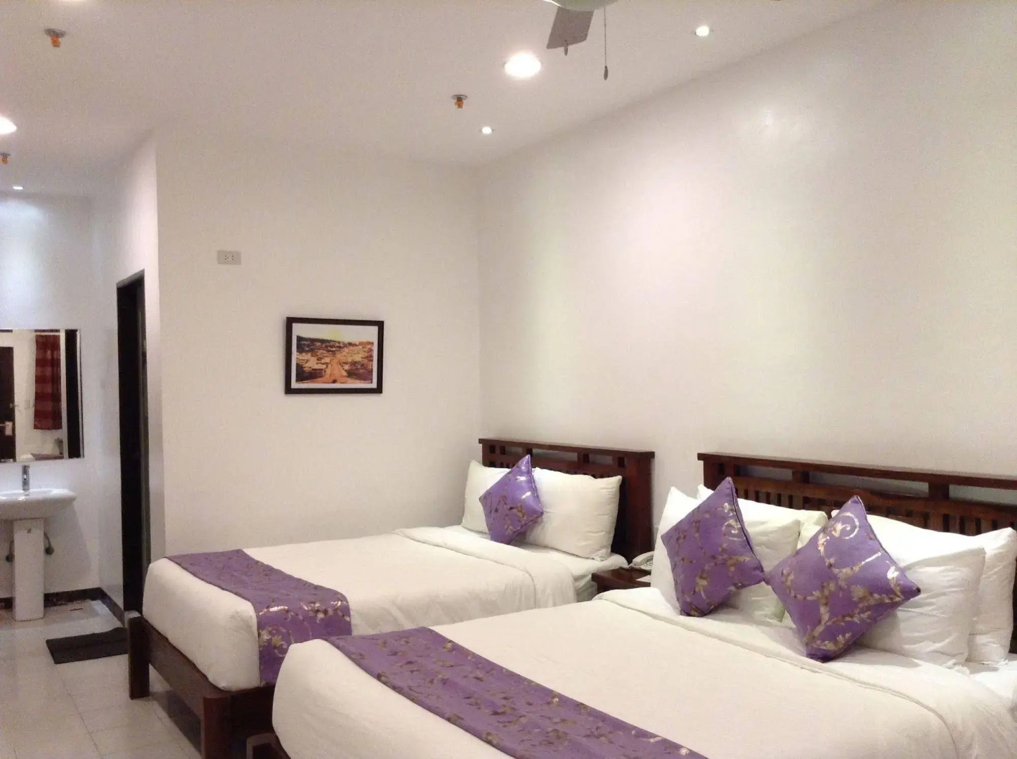 Log Cabin Hotel-Baguio