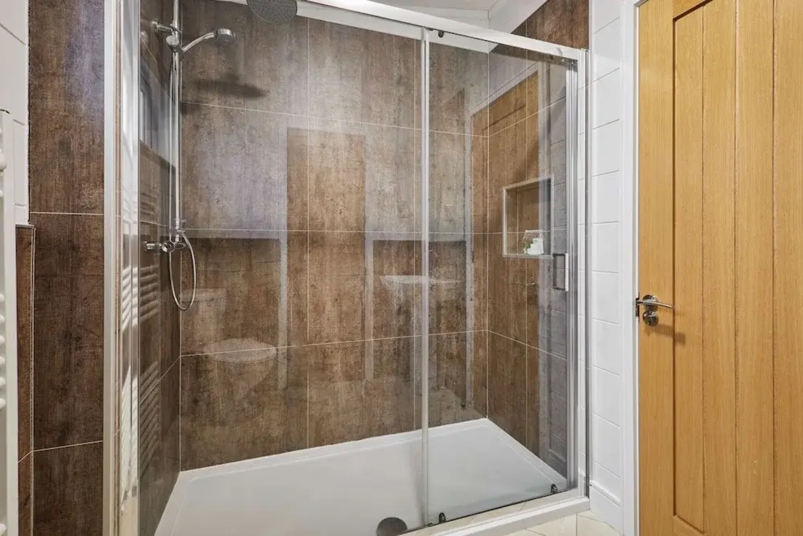 Host Stay Alder Spa Lodge