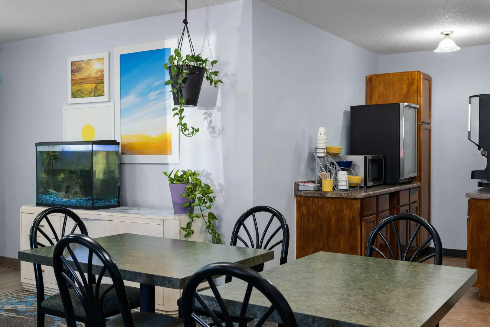 Days Inn by Wyndham Jamestown