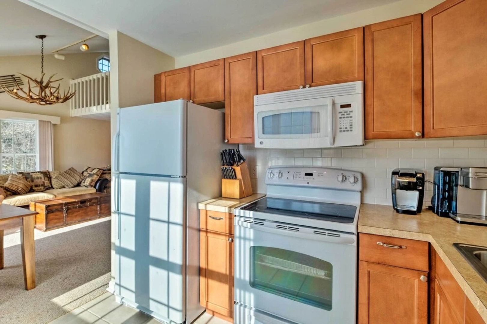 Condo w/ Loft: 2 Mi to Windham Mountain Ski!