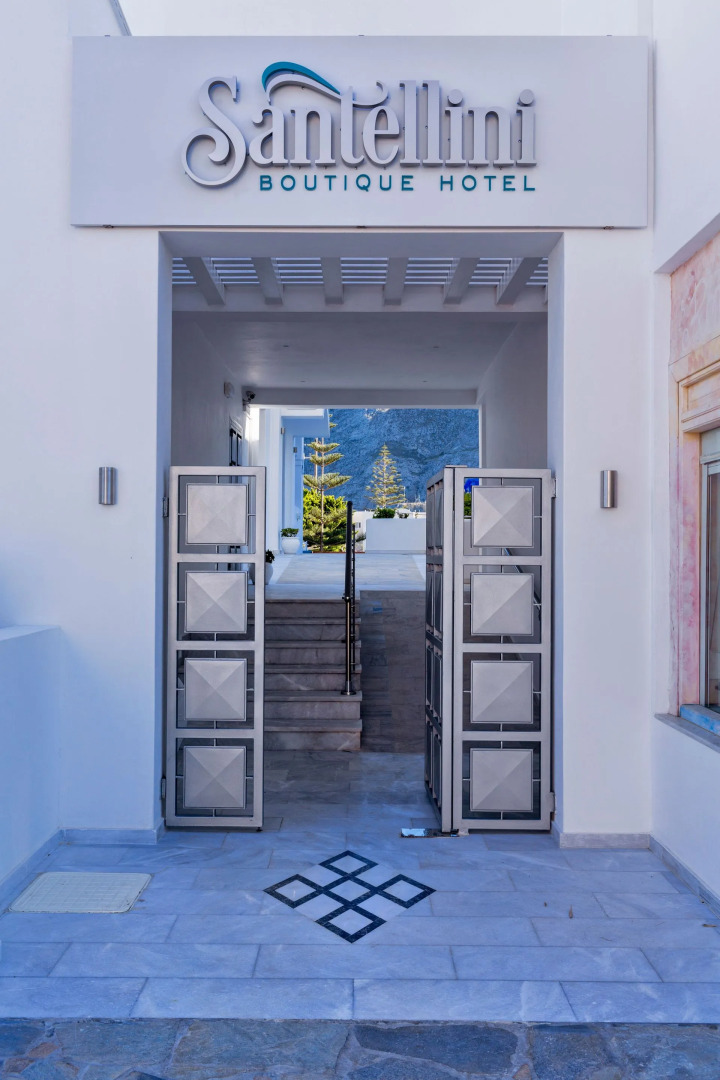 Santellini Hotel