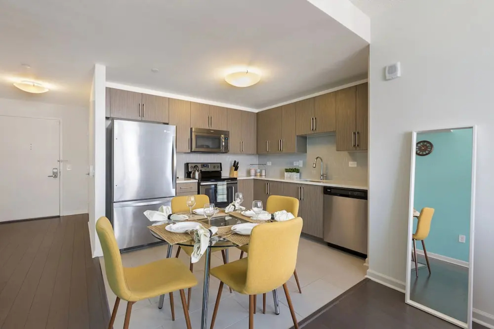 Skyline Luxury Home Suites at Newport II