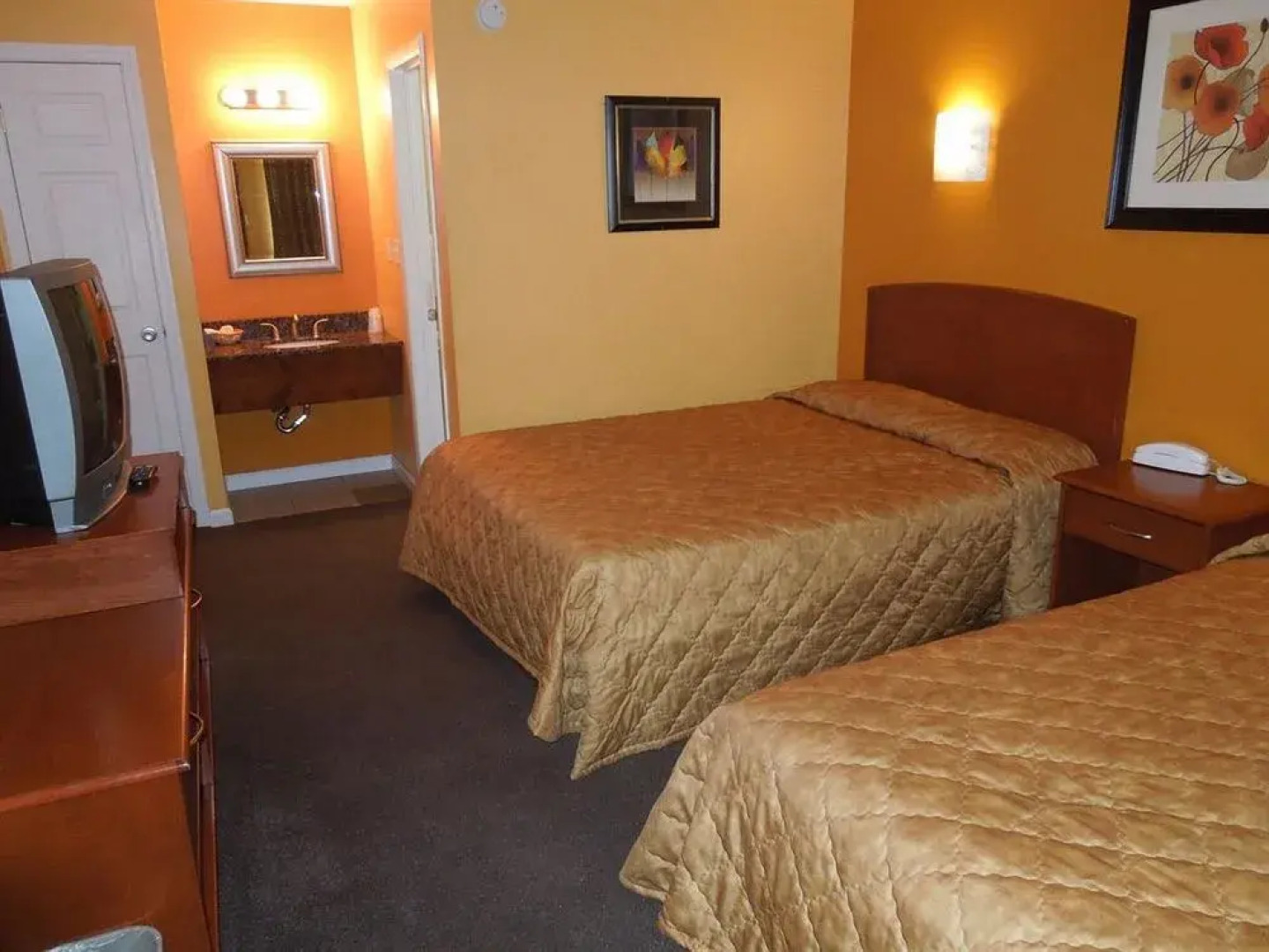 Lakeland Inn - Bohemia