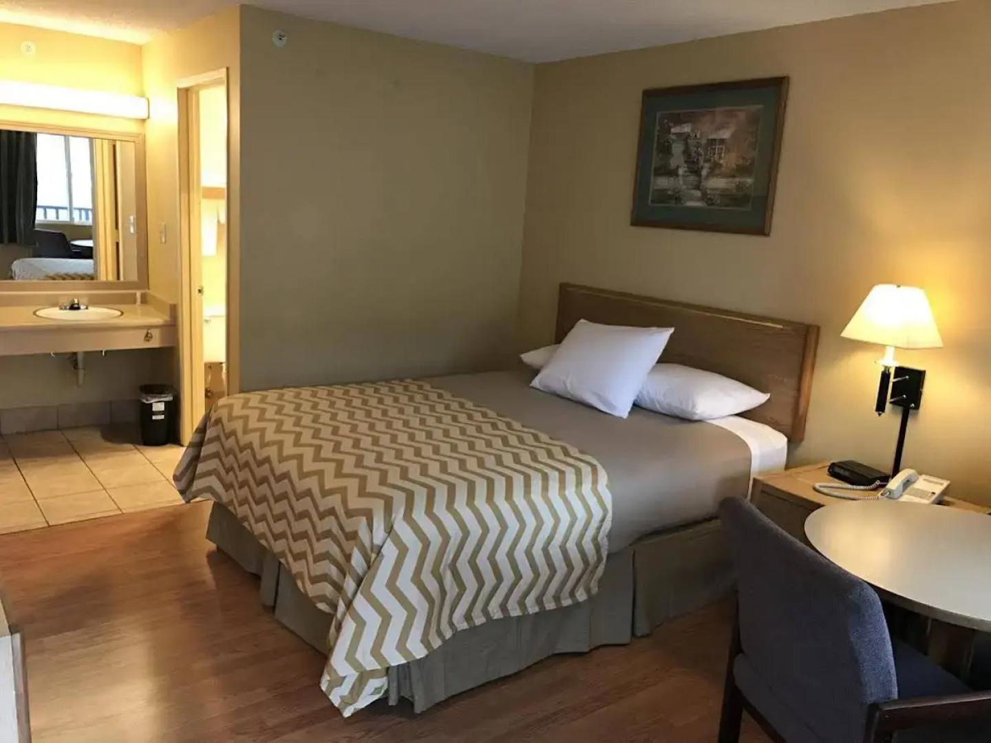 Travelodge by Wyndham Tacoma Near McChord AFB