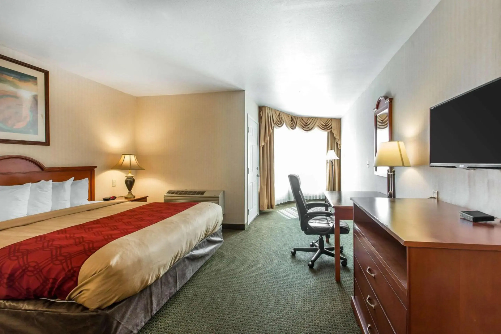 Econo Lodge Inn & Suites Riverside - Corona