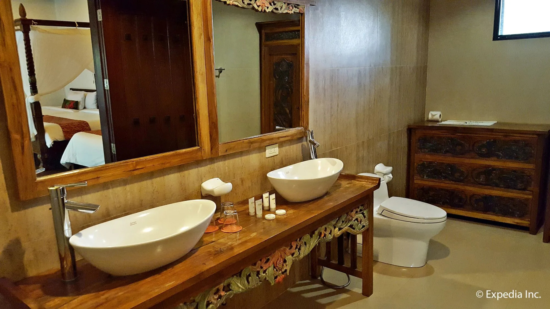 Cintai - Coritos Garden Hotel