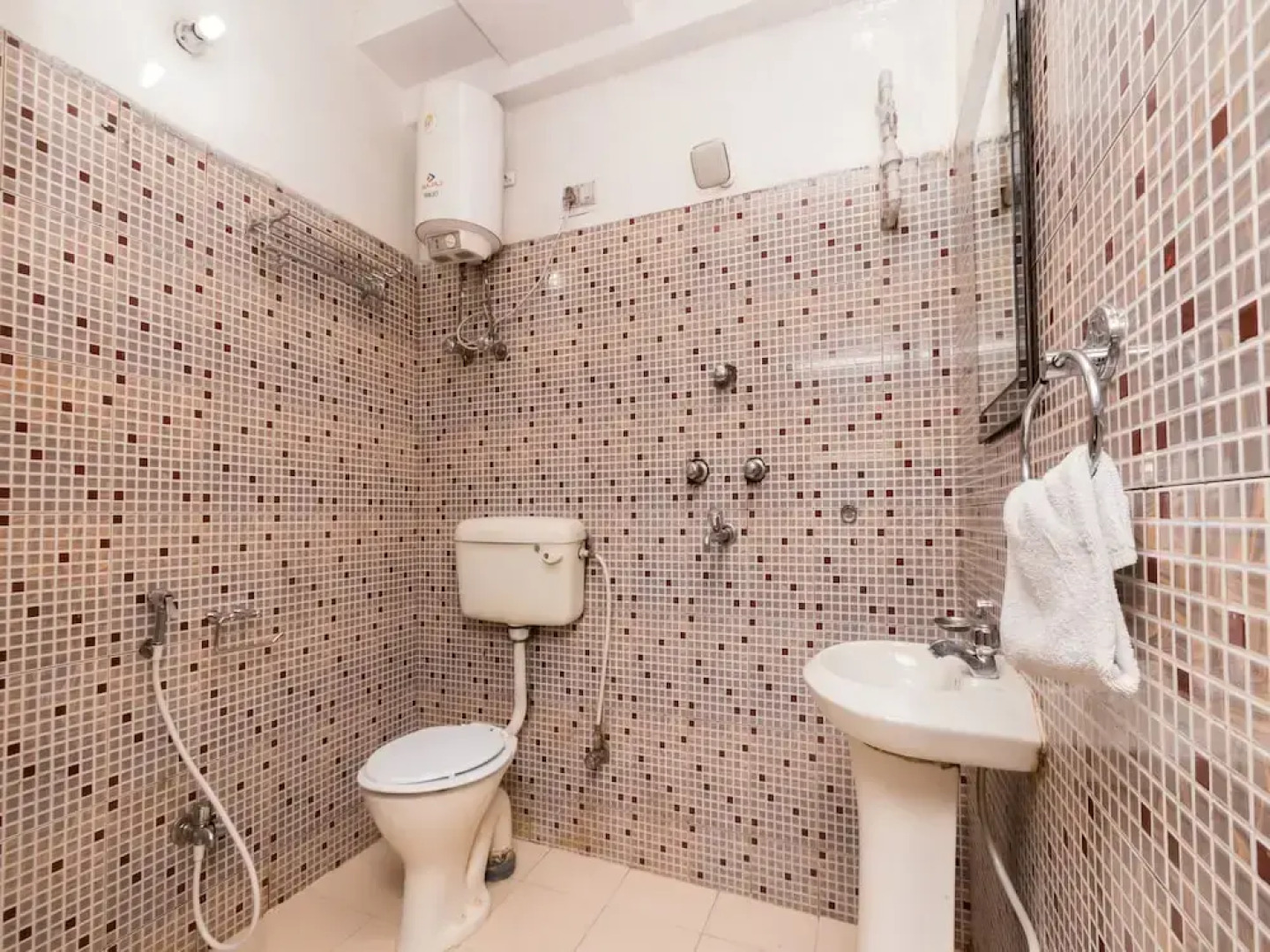 OYO 4144 The Banquet