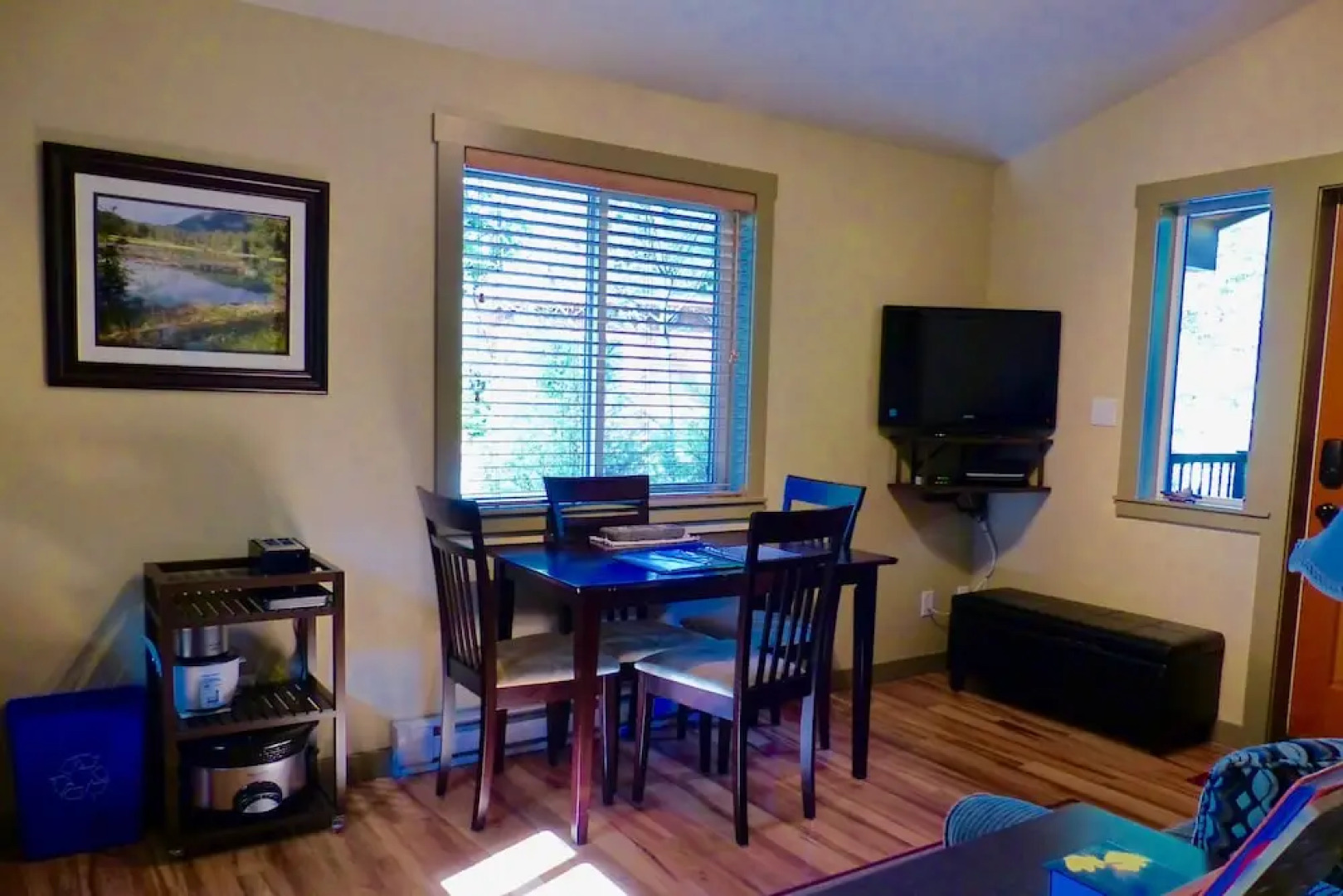 Handsome Dan's Port Renfrew