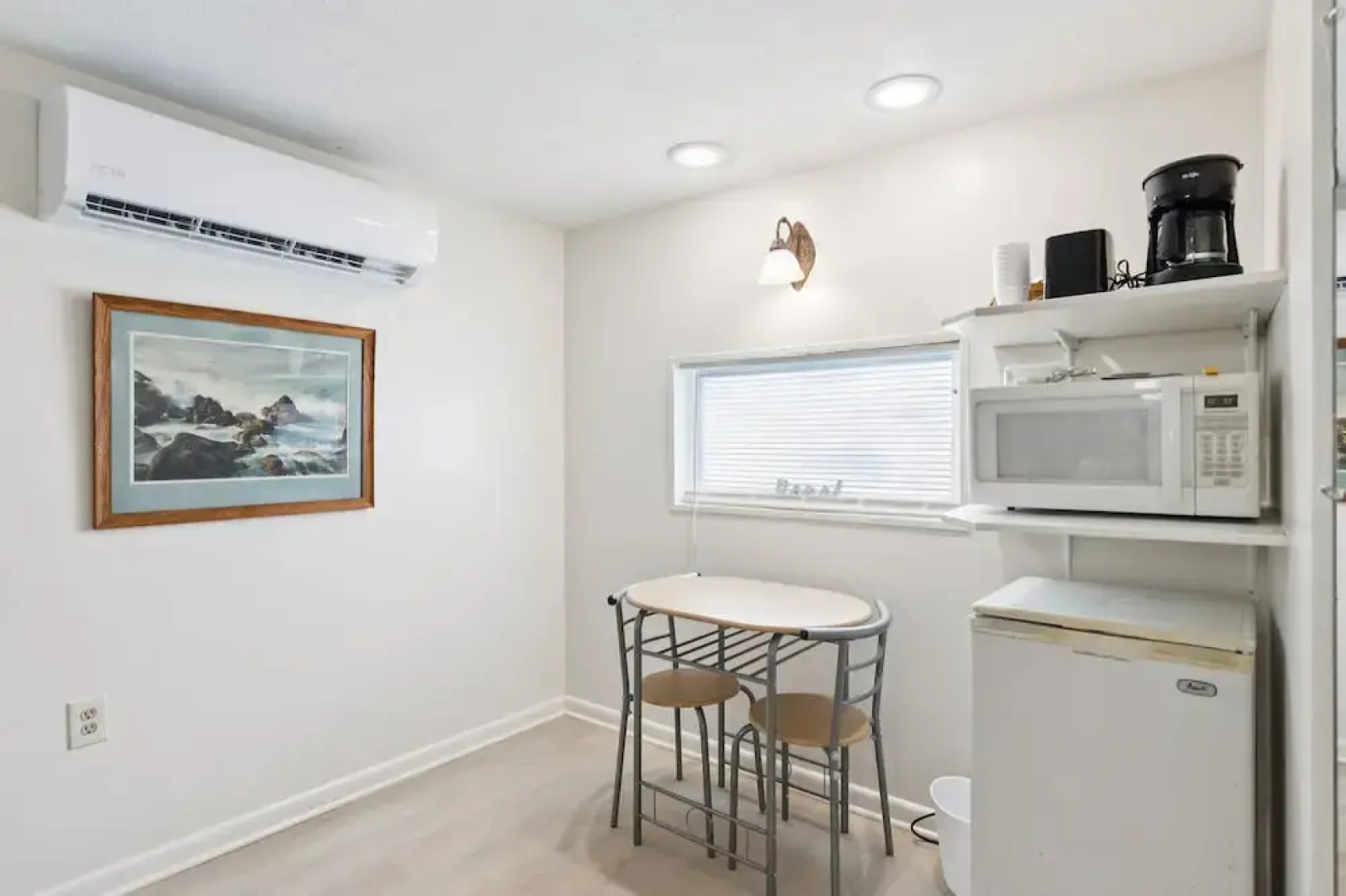 Dave's Last Resort Poolside - Long Stay Discount - Comforting Cabin 2 1 Bedroom Hotel Room
