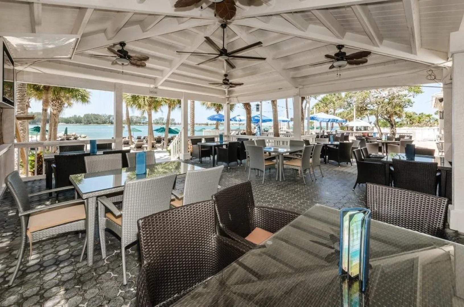 DreamView Beachfront Hotel & Resort