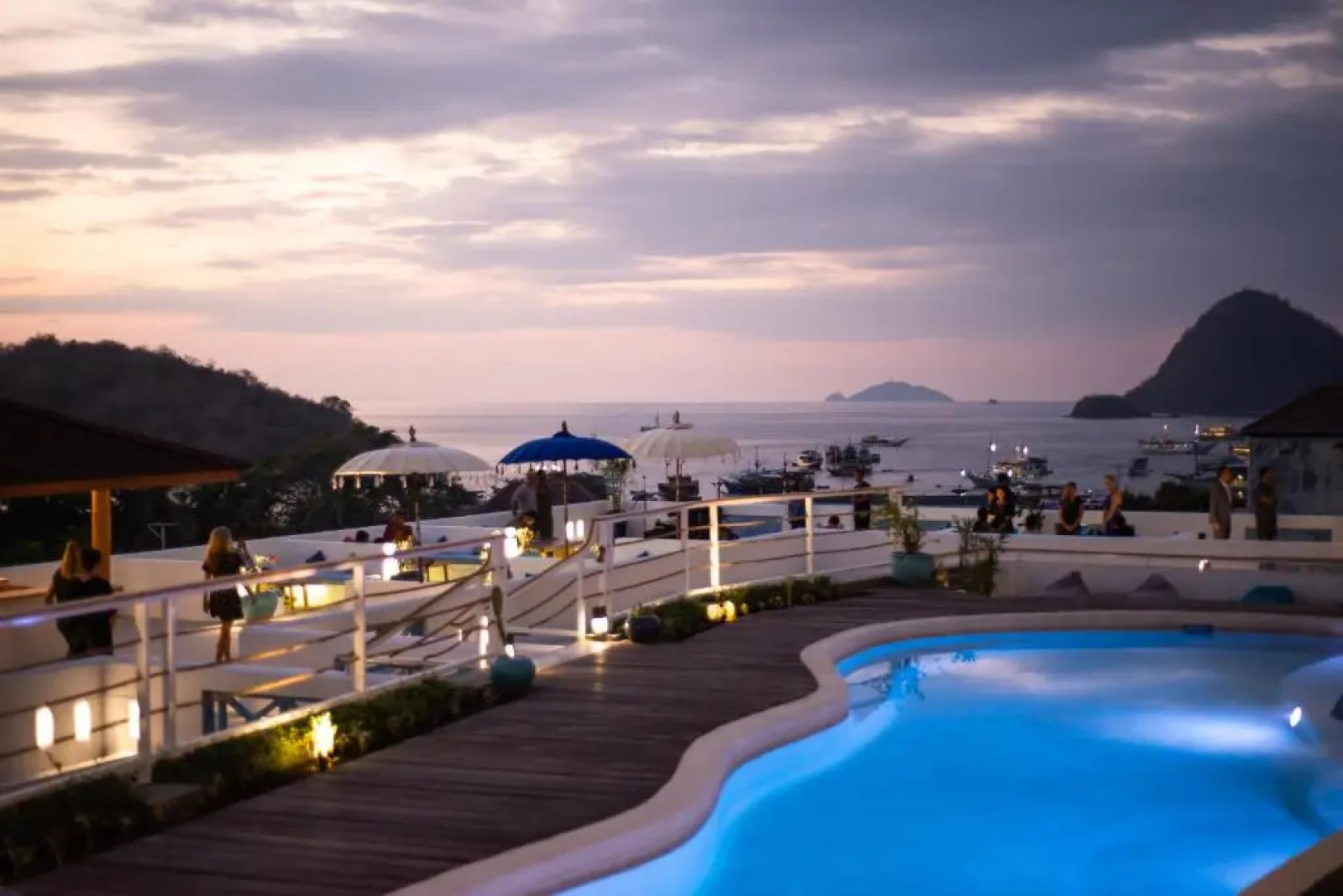 Seaesta Komodo Hotel & Hostel