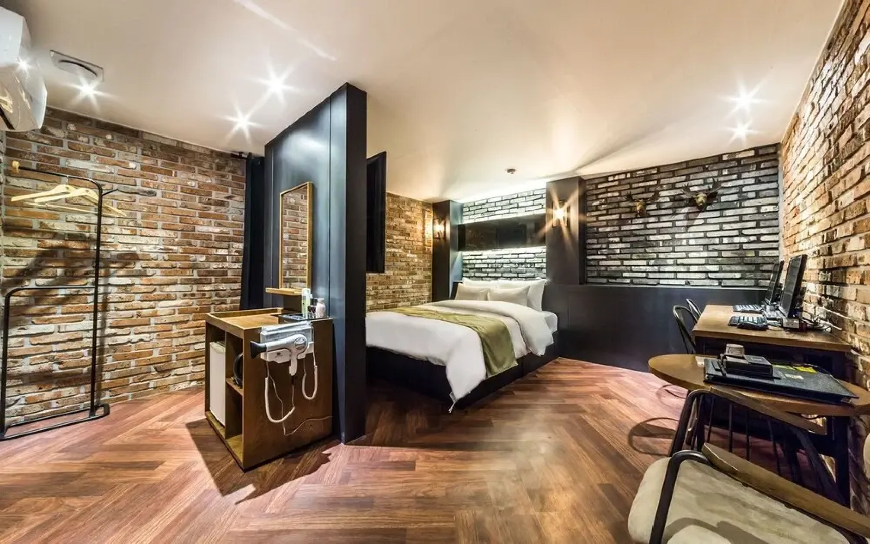 Sanbon Hotel in Cafe