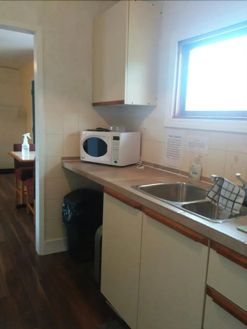 The Pinewood - Adult Getaway by the Lake