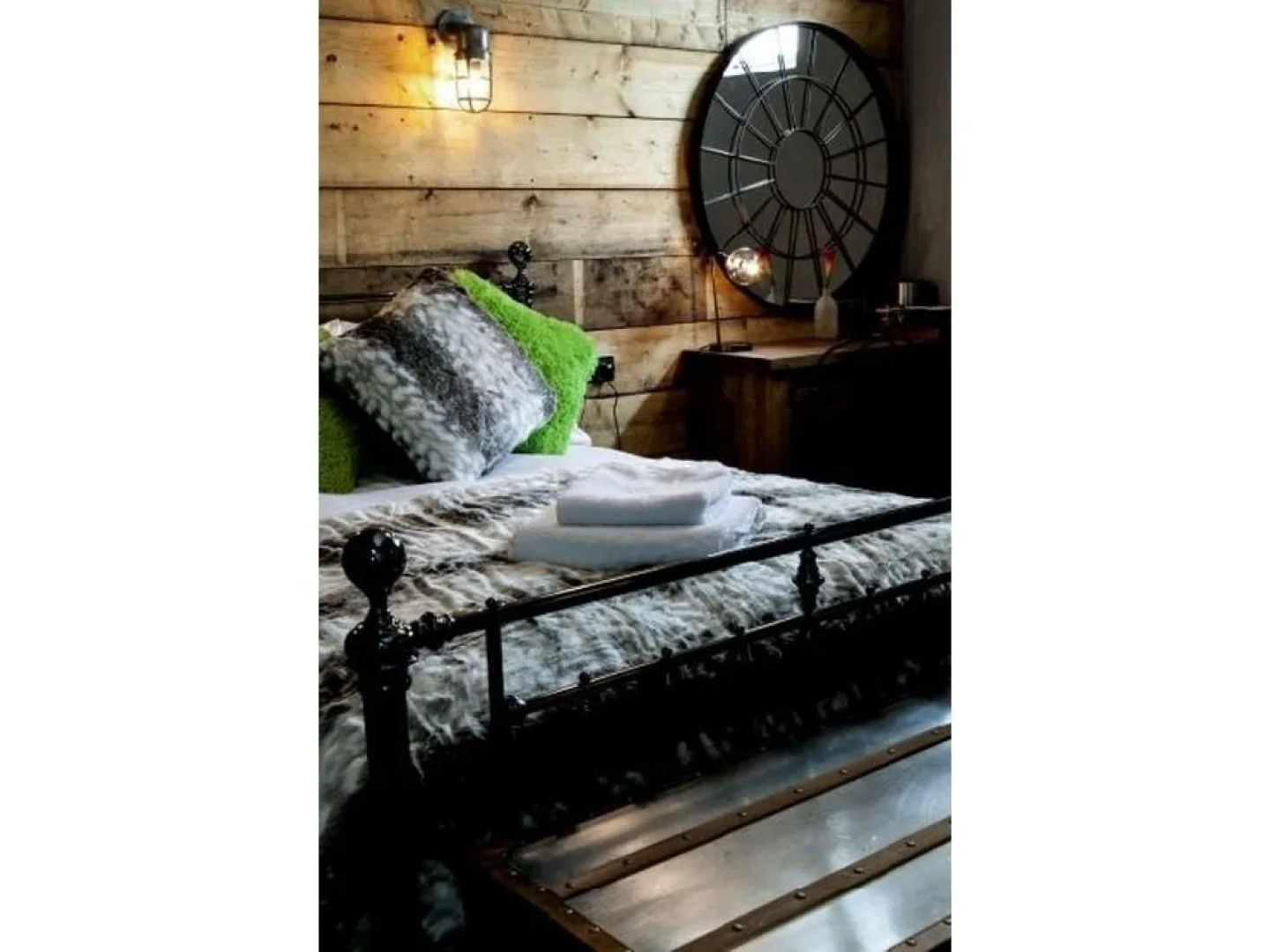 The Three Horse Shoes