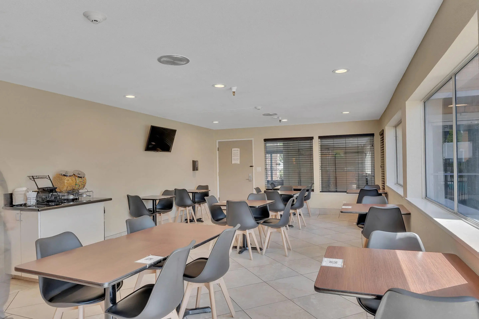 Quality Inn near Six Flags Discovery Kingdom - Napa Valley