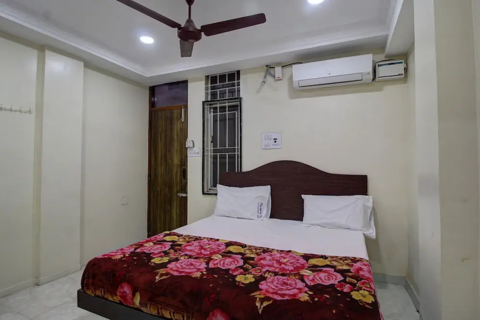 Hotel Navaratna Deluxe by OYO Rooms