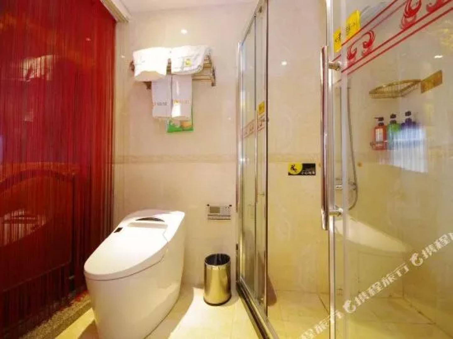 Suining Phoenix Hotel (Chuanshan Mingyue Road Store)