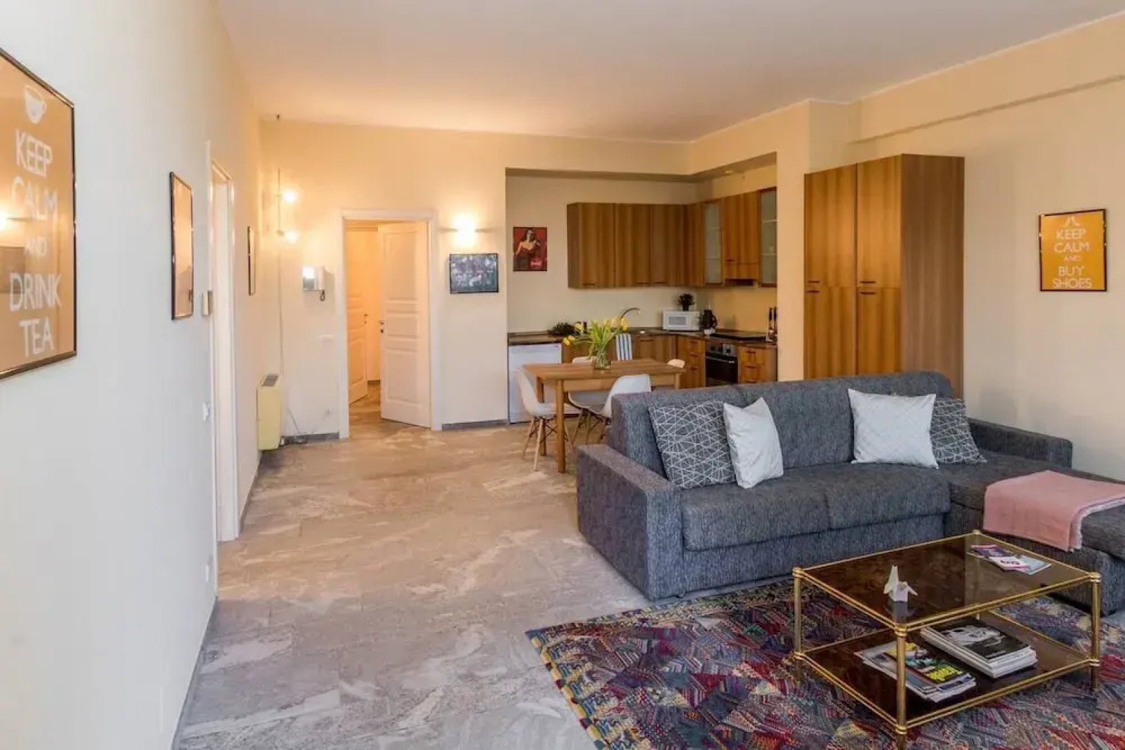 JOIVY Como Pool & Lake