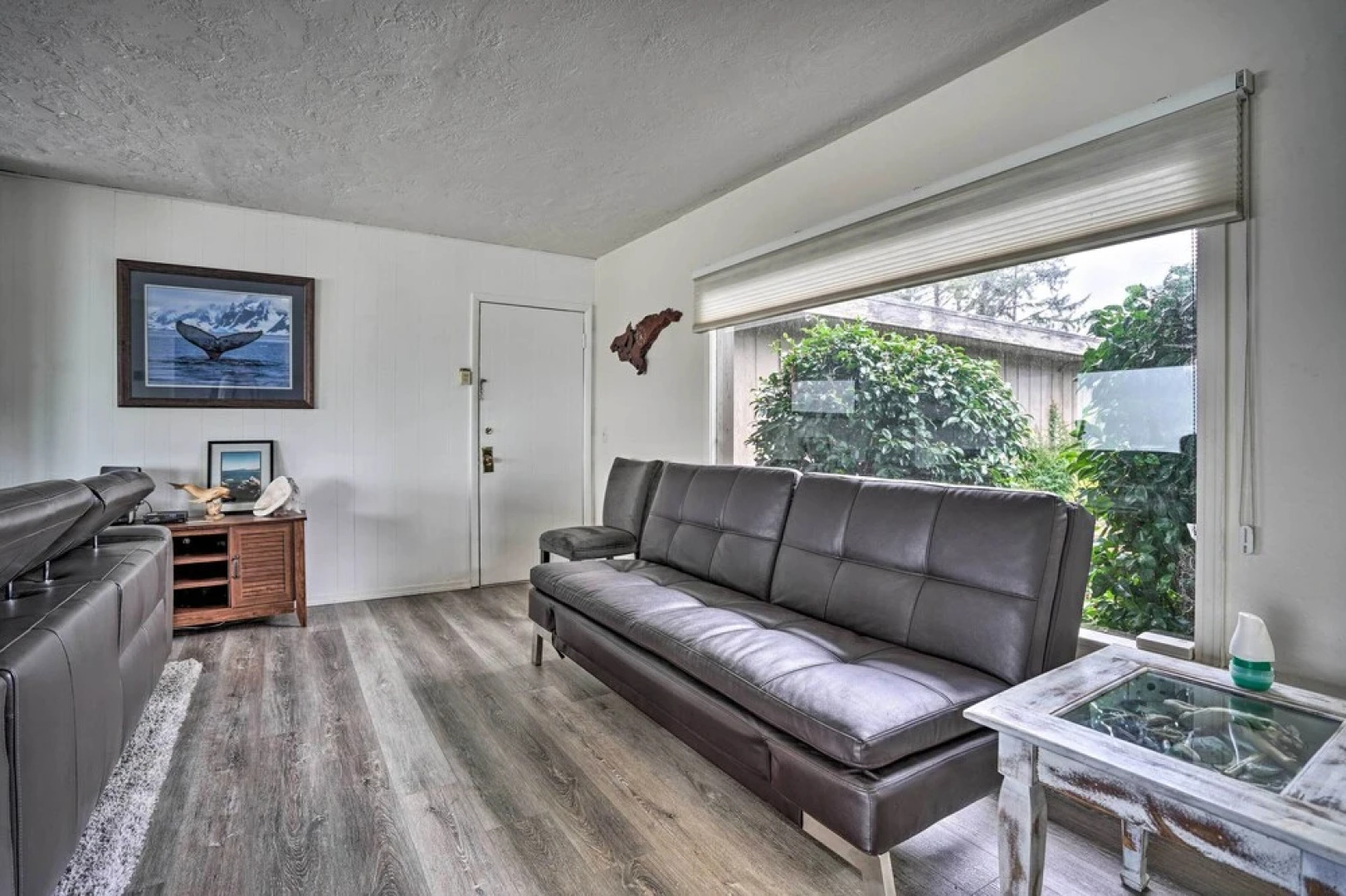 Serenity By The Sea - Chic Oceanfront Home w/ Deck