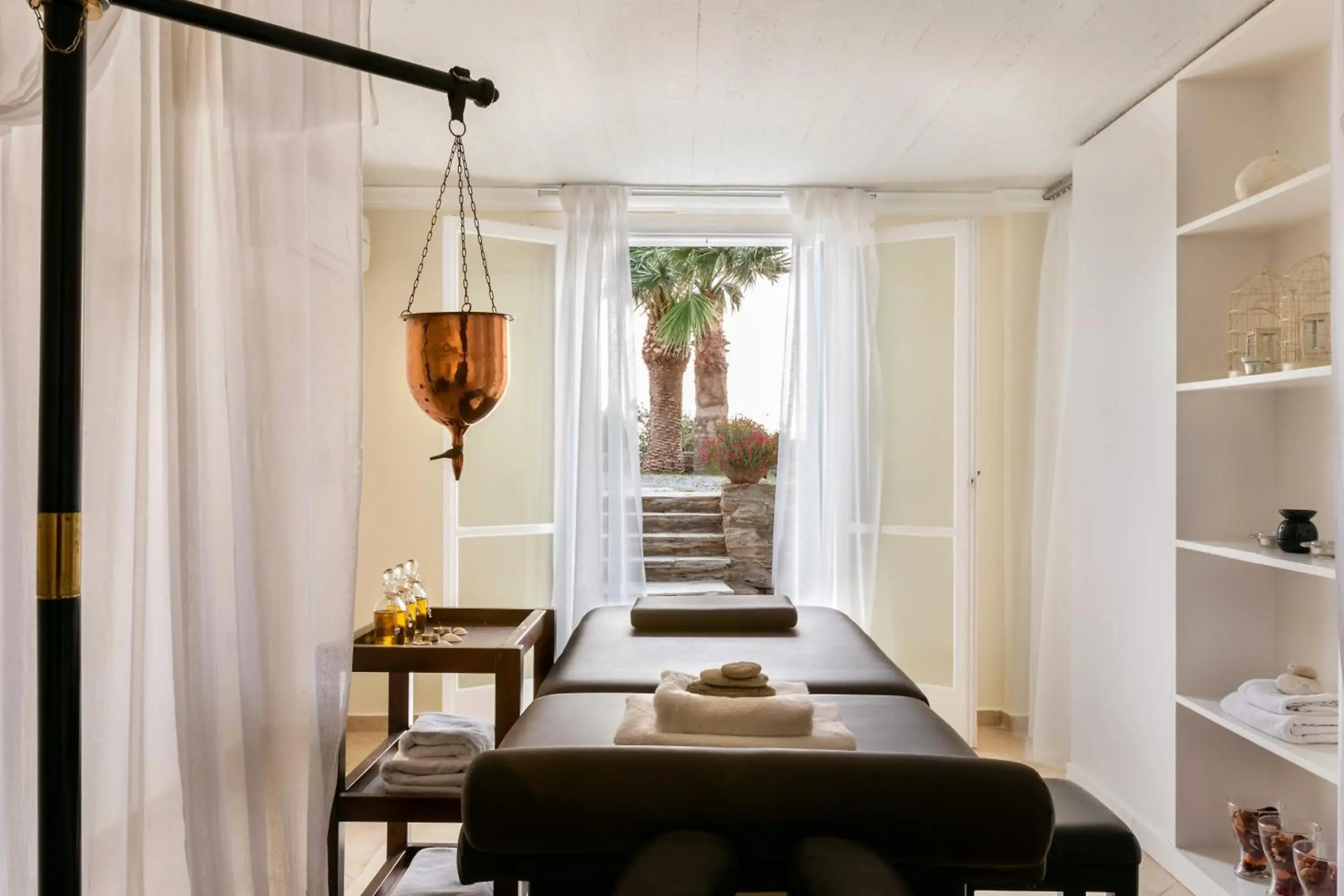 Aneroussa Beach Hotel