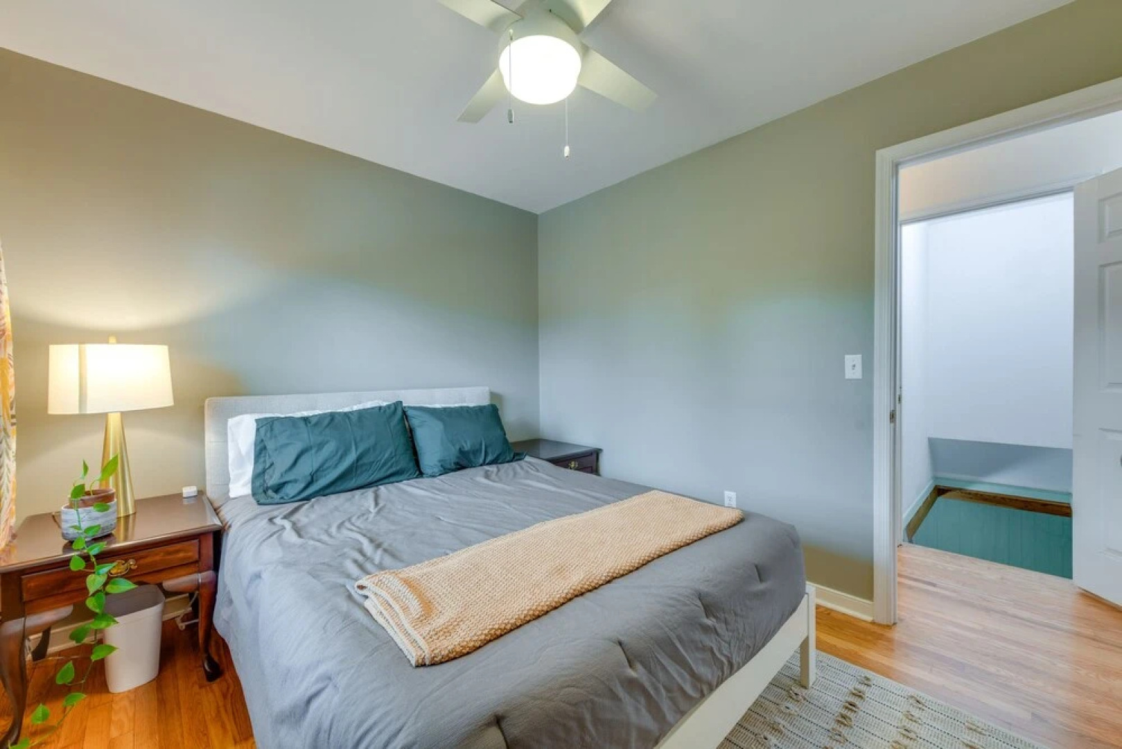 Riverfront Virginia Home - Dock, Fire Pit & Kayaks