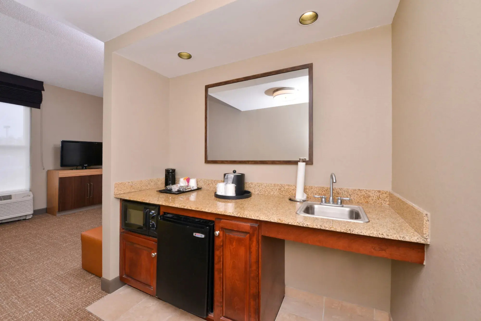 Hampton Inn & Suites Plymouth