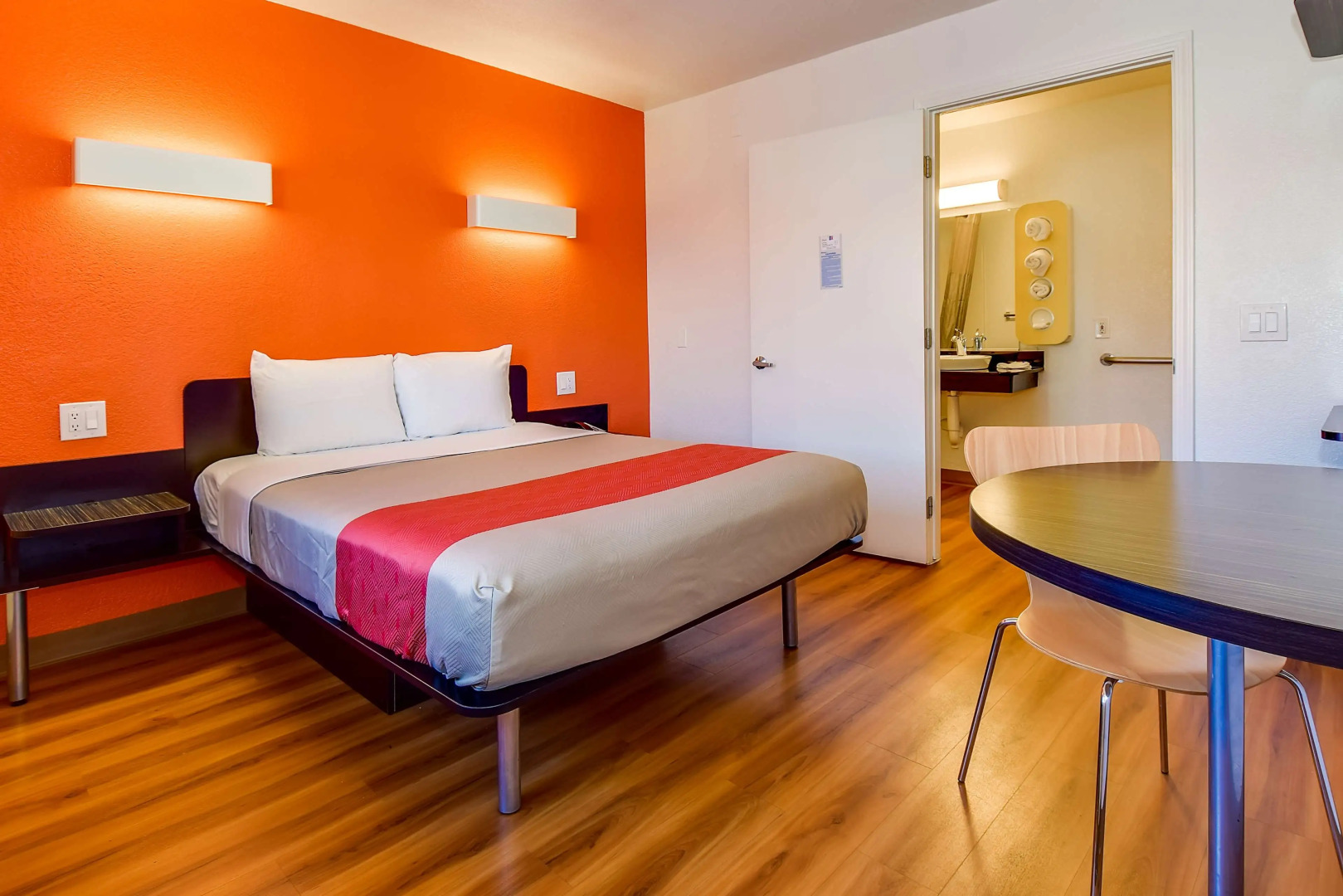 Motel 6 Riverside, CA - South