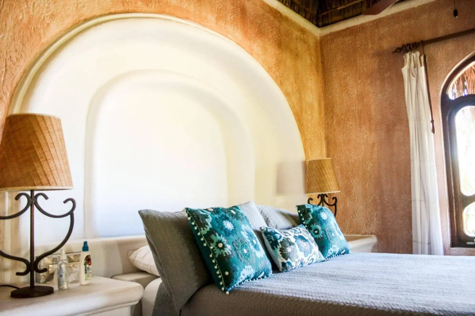 Las Mañanitas by Casago