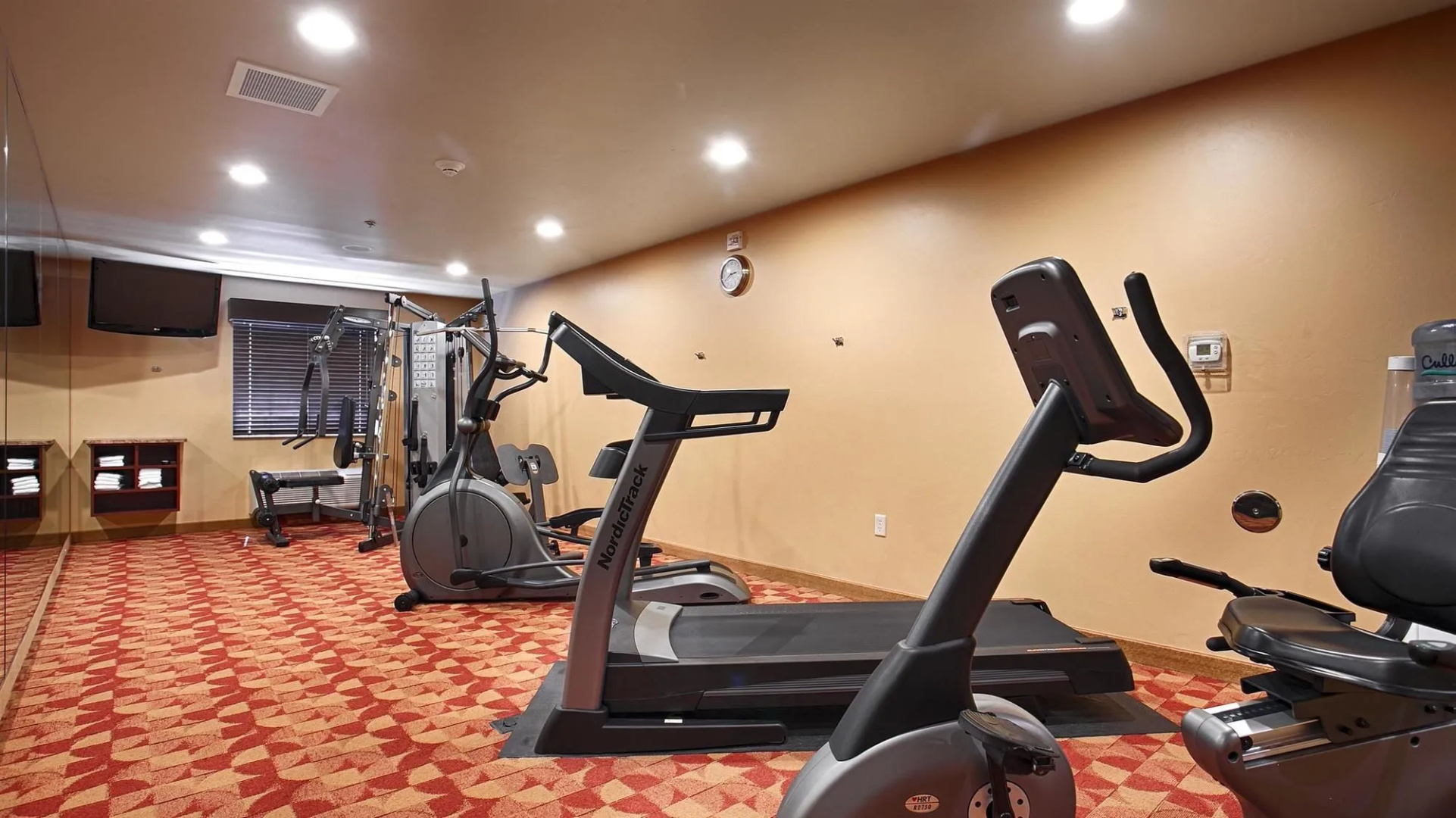 Crandon Inn and Suites