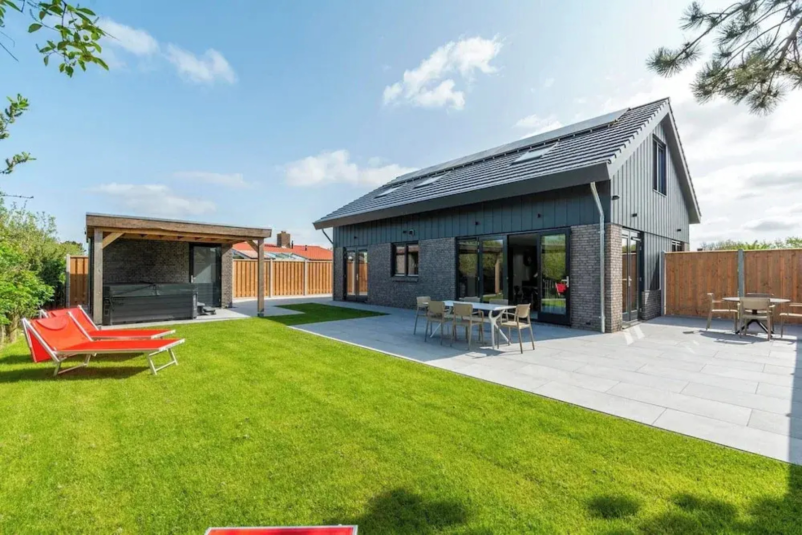 Villa Near North Holland Beach With Jacuzzi