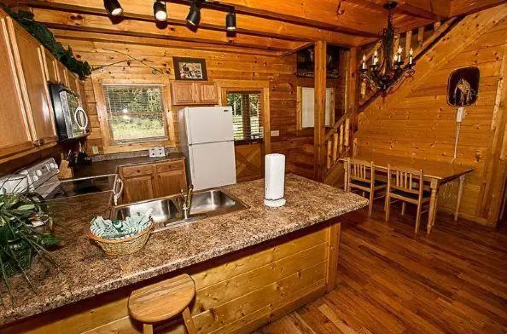 Creekside Lodge by Majestic Mountain Vacations