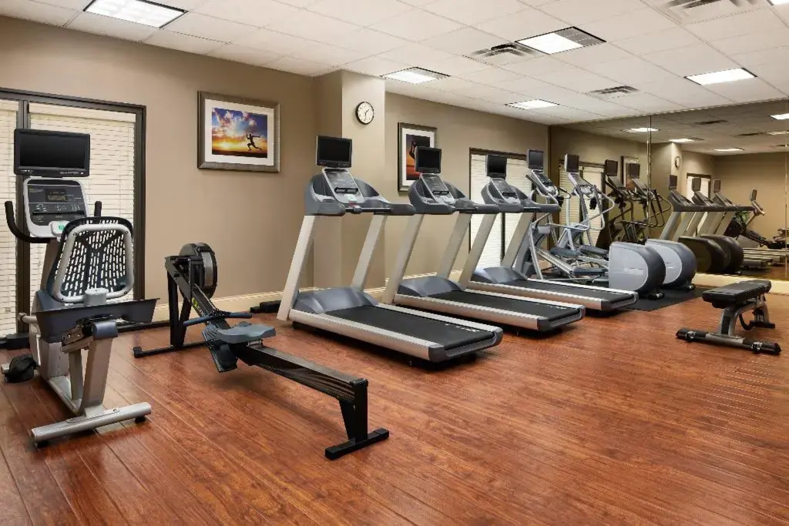 Holiday Inn Express & Suites Alpharetta - Windward Parkway by IHG
