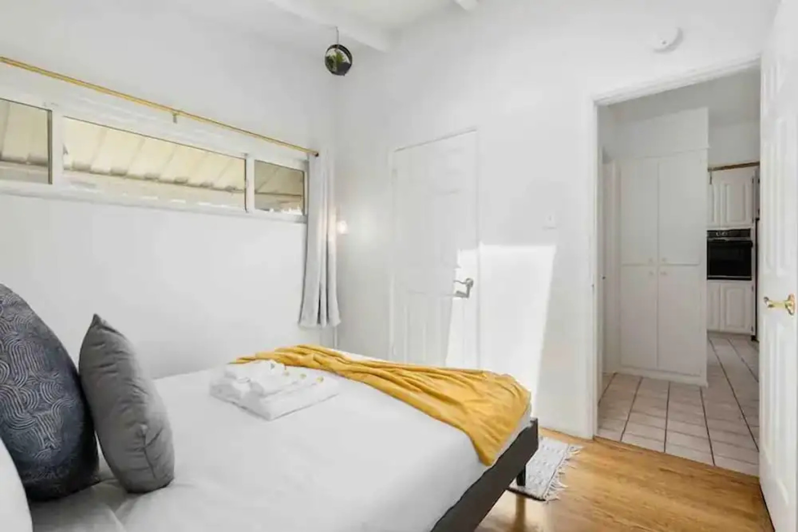 Mid Century Garden View Home Parking